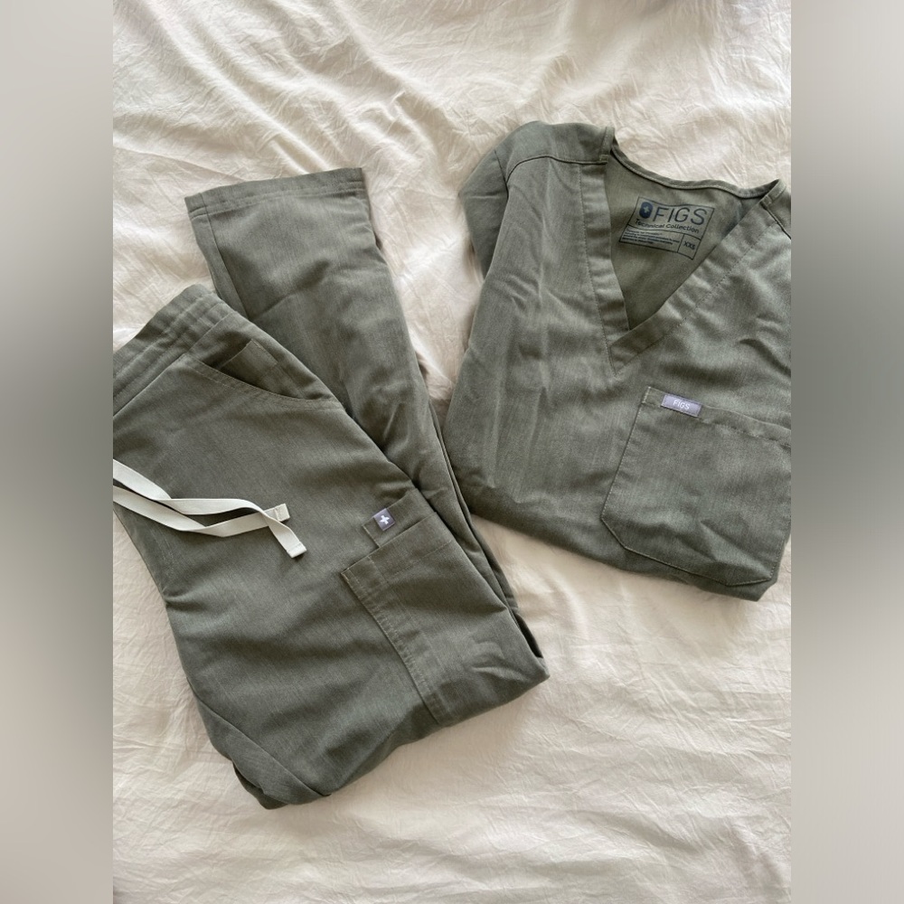 Figs Desert Sage Scrub Set